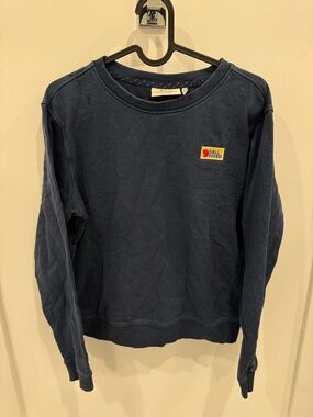 FJALL RAVEN Women Navy Crewneck Sweatshirt - Navy. SizeS